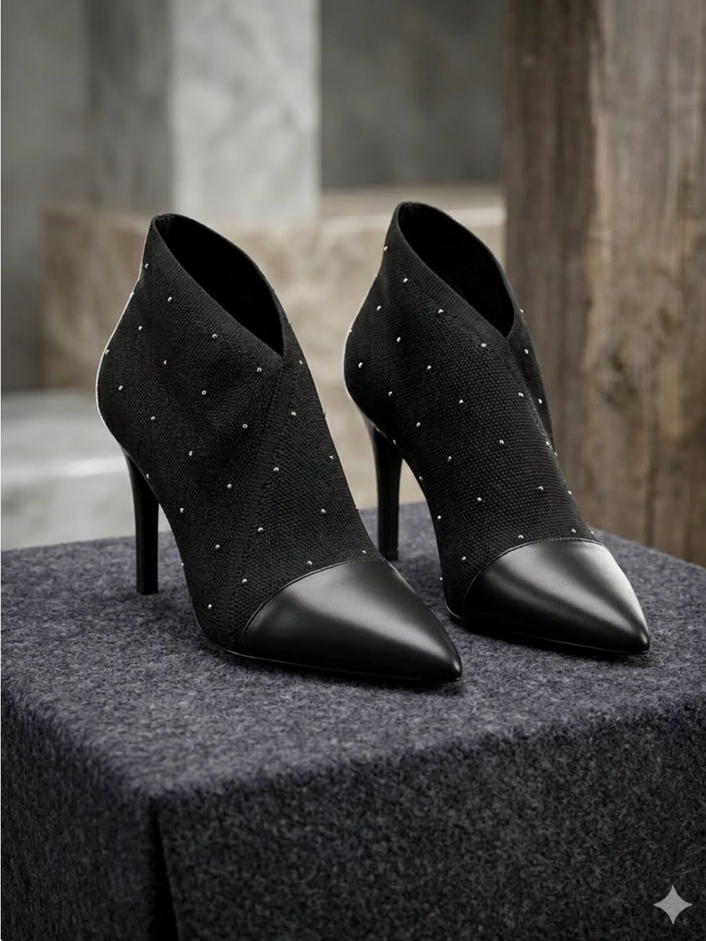 96 Cosy Island Black Starlight-Studded Pointed Toe High-Heel Ankle Booties Sz 5